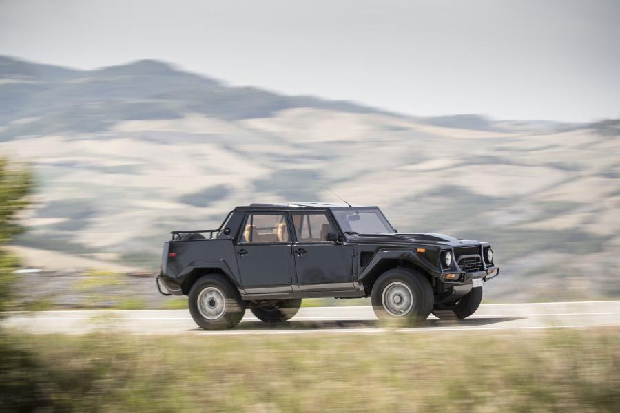  Lamborghini LM002 1990 года  (NA) (фото 27 из 55)